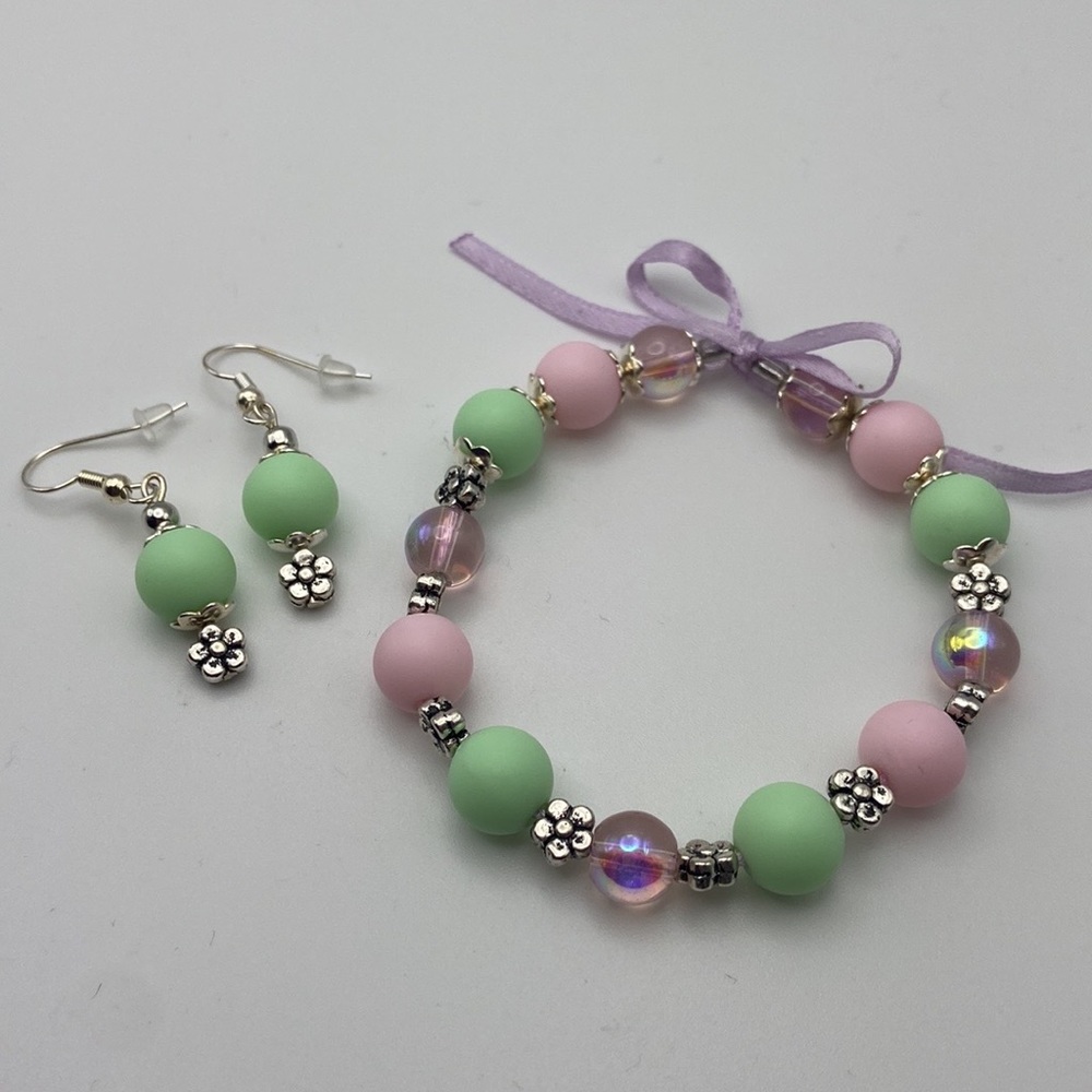 Flower Ribbon 🎀 bracelet - Picture 2 of 3